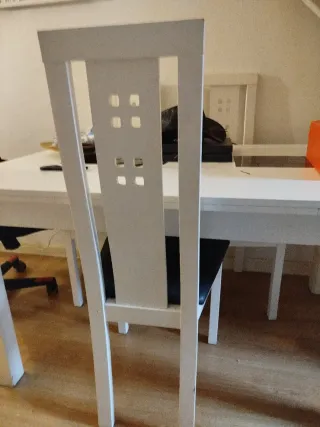 Mesa y Sillas de comedor blancas (4 unidades)