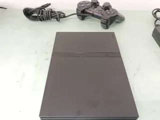 CONSOLA SONY PLAYSTATION 2 (PS2 SLIM NEGRA)