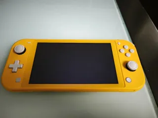 Nintendo Switch Lite Amarillo con Caja