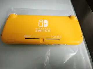Nintendo Switch Lite Amarillo con Caja