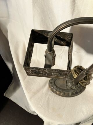 Lámpara de mesa metálica estilo vintage