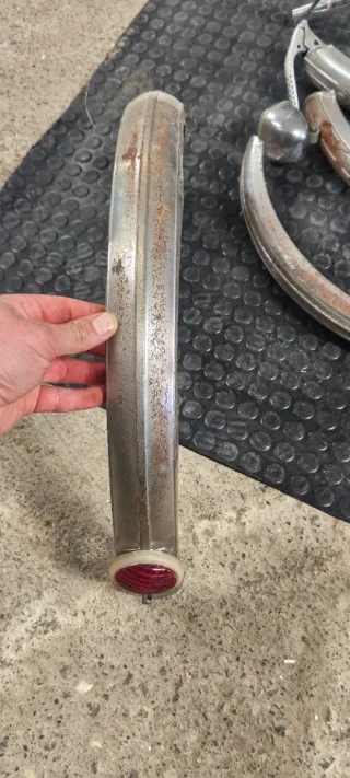 Guardabarros y manillar BH antigua