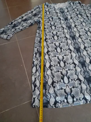 Vestido estampado serpiente manga larga