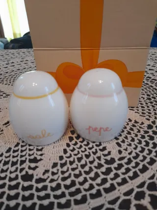 Sale e Pepe Thun in Porcellana