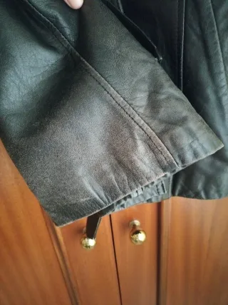 Chaqueta de piel negra