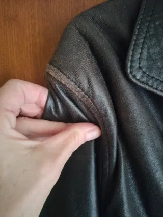 Chaqueta de piel negra