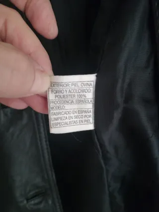 Chaqueta de piel negra