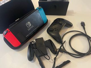 Nintendo Switch + Mando Pro + Funda