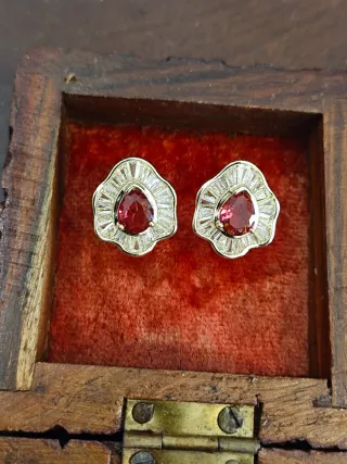 Orecchini donna oro con pietre rosse
