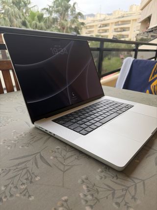 MacBook Pro 16 M1 Pro 32GB RAM 512 SSD 88% K-Tuin