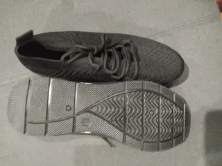 Zapatos elásticos negros cómodos