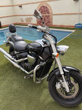 Suzuki Intruder M800 Negra