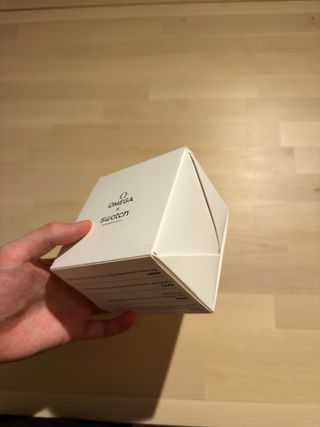 Omega x Swatch Mission to the Moon Snoopy Bianco