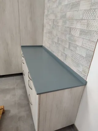 Muebles de cocina metálicos nuevos