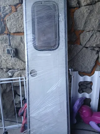 Puerta caravana