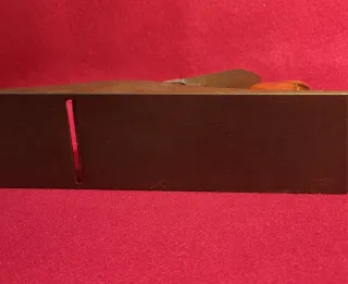 Cepillo de carpintero madera y metal