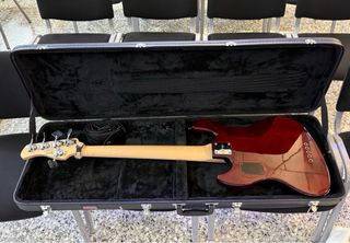 Bajo Marcus Miller V7 5 cuerdas