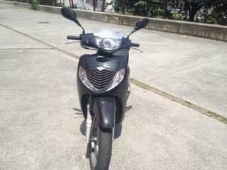 Honda Scoopy SH 125i con baúl