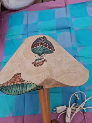 Lámpara de mesa tela y madera