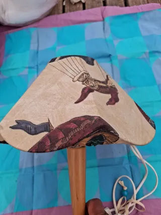 Lámpara de mesa tela y madera