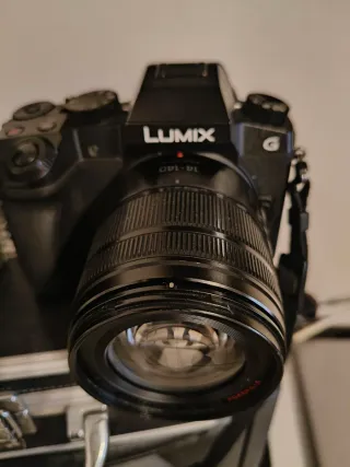 Panasonic Lumix DMC-G7 + Obiettivo 14-140mm