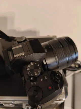 Panasonic Lumix DMC-G7 + Obiettivo 14-140mm