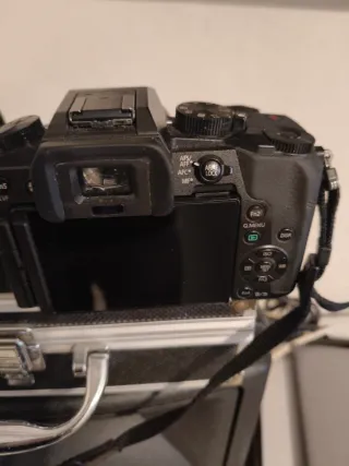 Panasonic Lumix DMC-G7 + Obiettivo 14-140mm