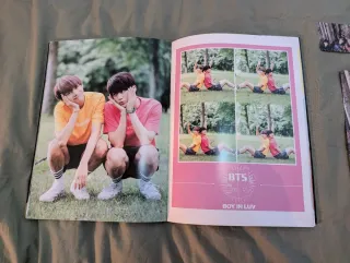 Revista BTS Wings Bangtan Boys con Poster
