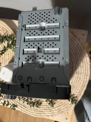 Radio para Volkswagen Golf de la marca DELPHI.