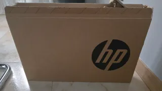 Portátil HP Laptop 15-fd0112ns. Nuevo Gris/Plata