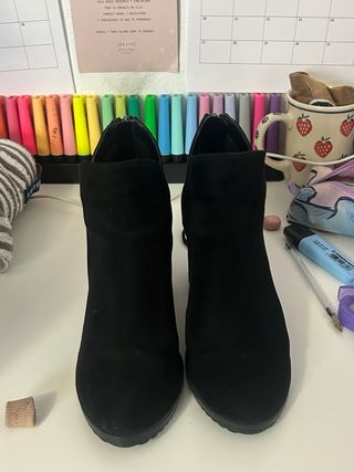 Botines negros tacón