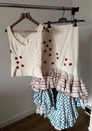Traje Flamenca con Bata de Cola