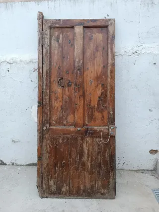 Puerta antigua de madera.