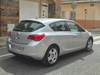 Opel Astra 2012