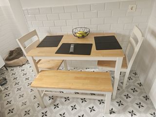 Conjunto mesa, banco y 2 sillas madera