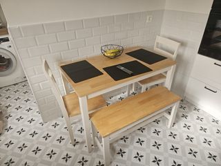 Conjunto mesa, banco y 2 sillas madera