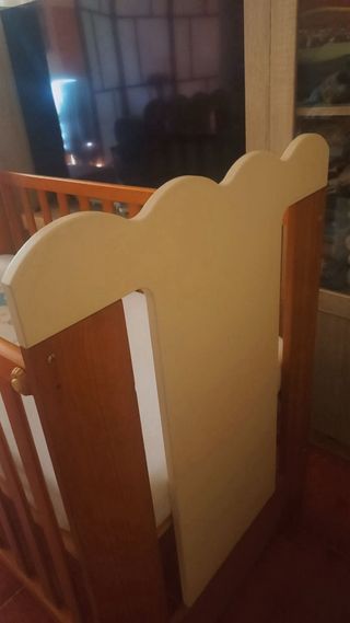 Cuna de bebé madera y blanco
