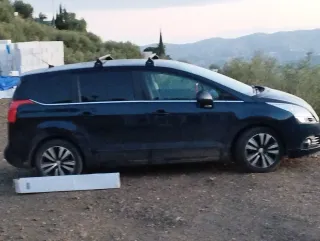 Peugeot 5008 2011