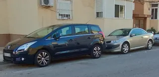 Peugeot 5008 2011