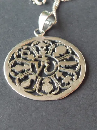 Colgante Rueda de Dharma Om Plata