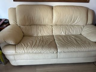 Divano in pelle beige