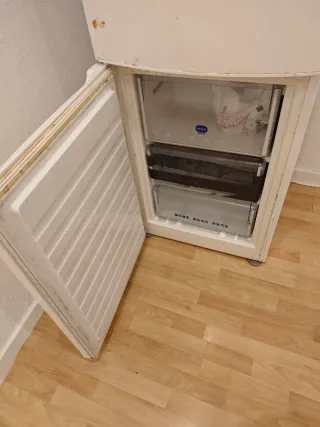 Nevera Whirlpool blanca