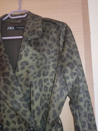 Trench Zara estampado leopardo