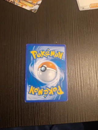 Carta Pokémon Pikachu VMAX 410/185