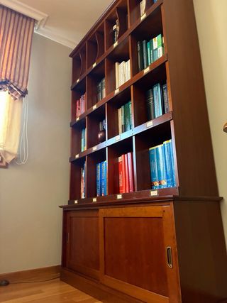 NEGOCIABLE: Librería de madera