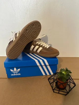 Zapatos Adidas Samba Marrones y Beige
