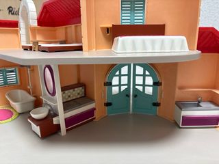 Casita Playmobil con escaleras y balcón
