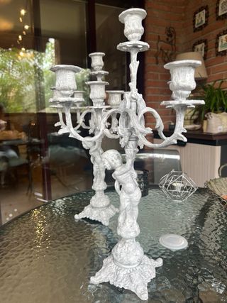 Candelabros restaurados estilo antiguo