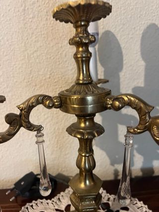 Candelabros antiguos dorados con cristales