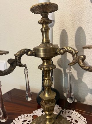 Candelabros antiguos dorados con cristales
